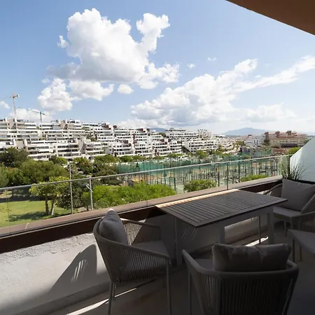 900m From The In With A Pool Apartment *