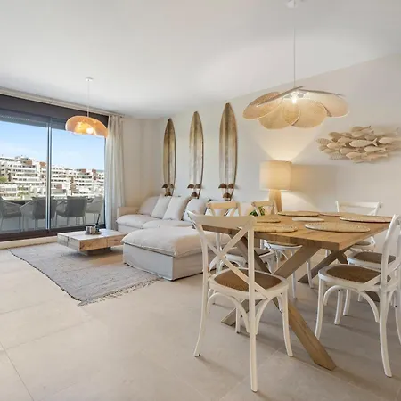 900m From The In With A Pool شقة إِستيبونا